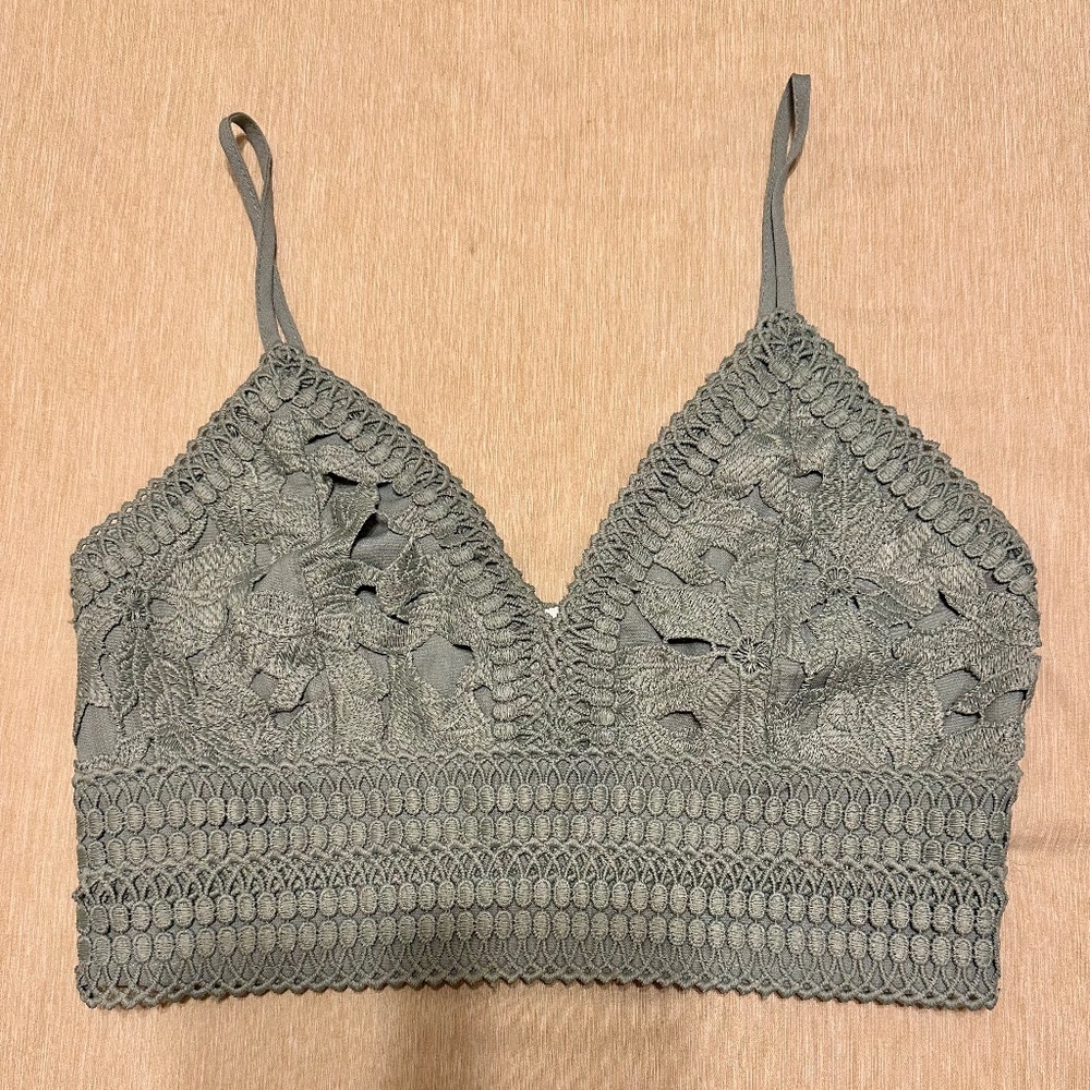 Love Tree Women's Lace Crop Top - Size L